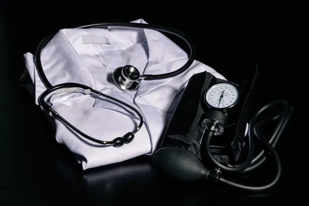 A patient meeting with a nephrologist at ANC in Minnesota to discuss how hypertension affects kidney health.